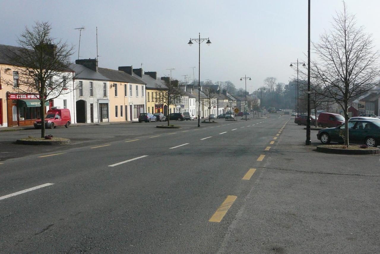 Inviting 4-Bed House In Strokestown Villa Bagian luar foto